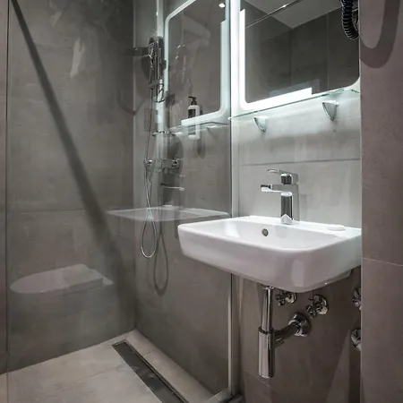 Joy - Sports Center Tasmajdan 4* Белград